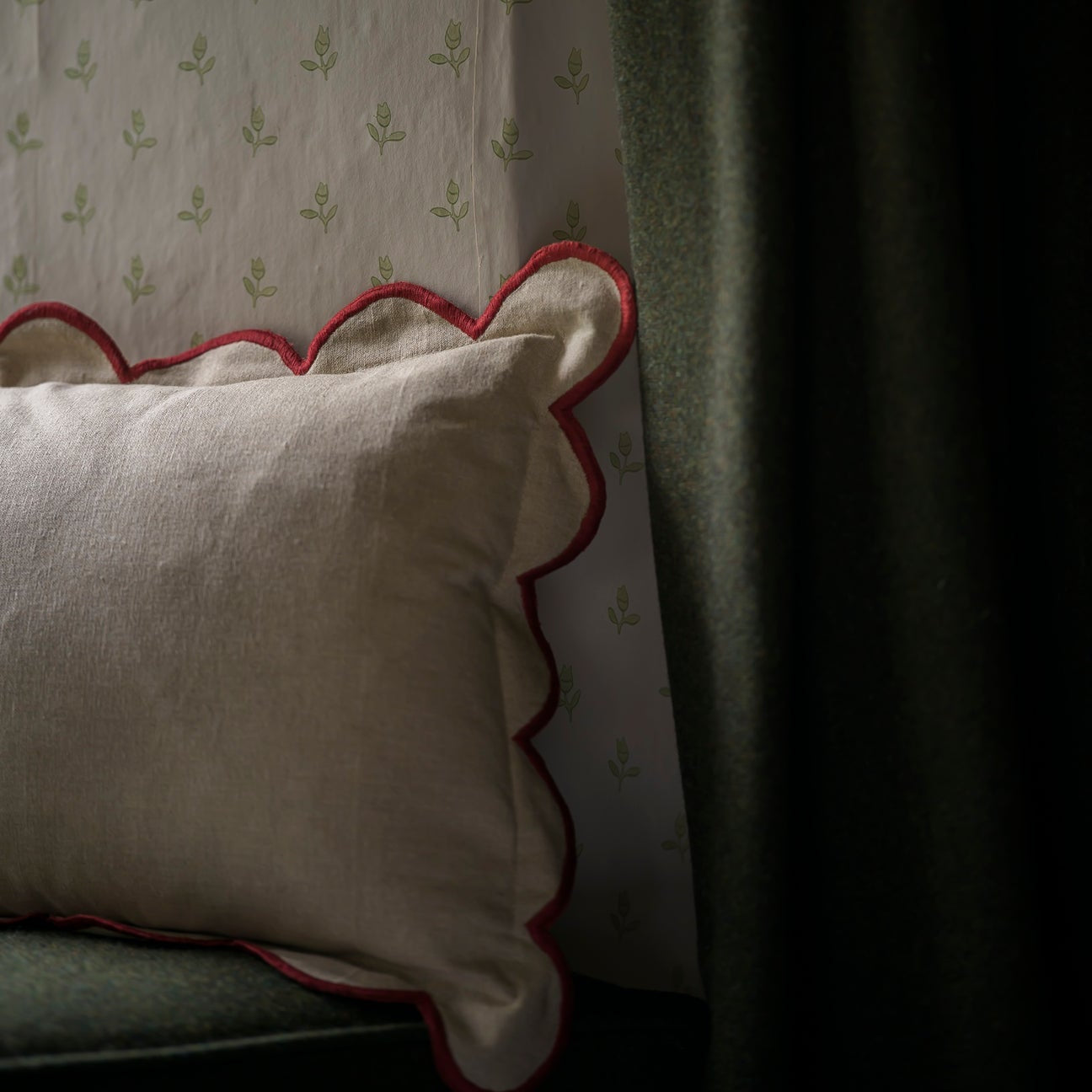 Scallop Cushion – Rust