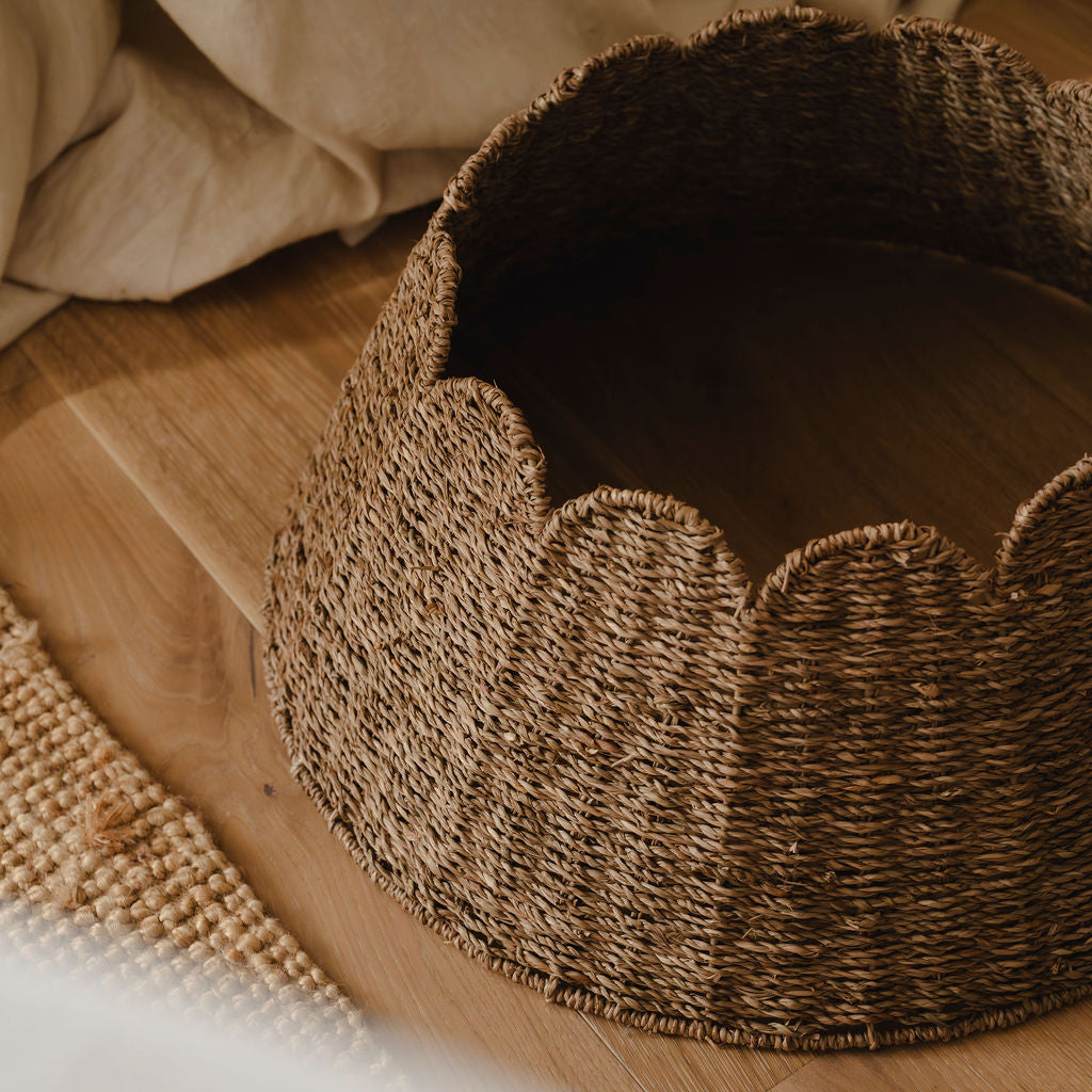 Scalloped Sea Grass Tree Skirt