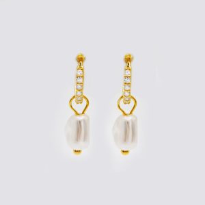 Pearl on a Zirconia Set Huggie Earring