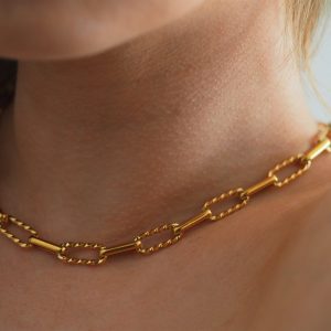 gold link necklace