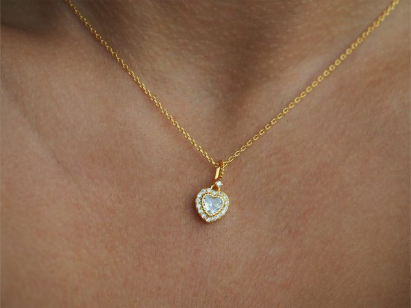 heart pendant gold necklace