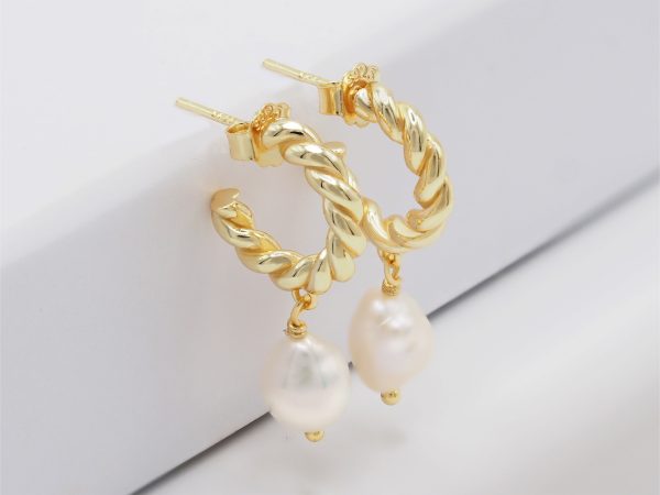 pearl rope twist design earrings