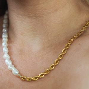 silver and gold chain necklace