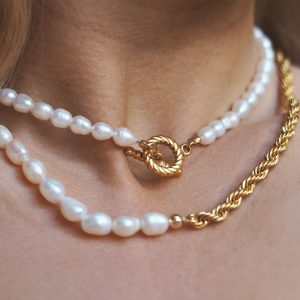 pearl choker necklace