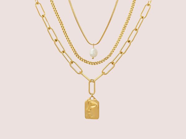 Multilayer 18K Gold Pendant Necklace