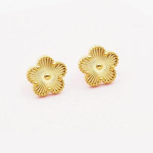 gold clover earrings