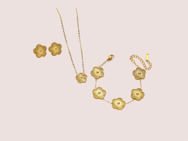 3 piece clover set gold